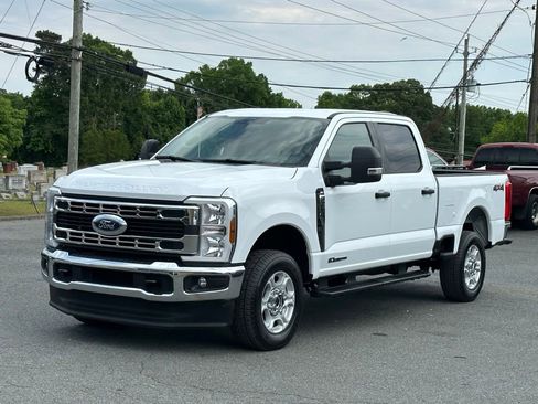 Used 2025 Ford F250 XLT AWD/4WD image 4