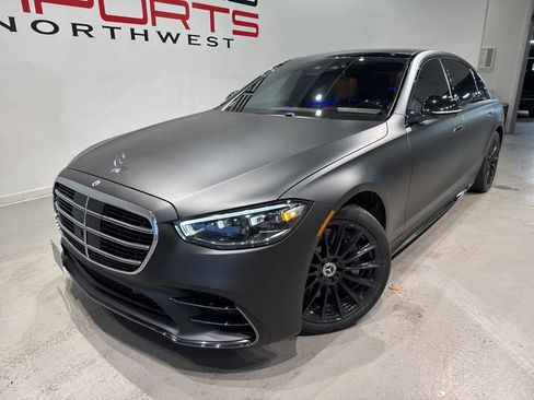 Used 2024 Mercedes-Benz S 580e 4MATIC Sedan image 2