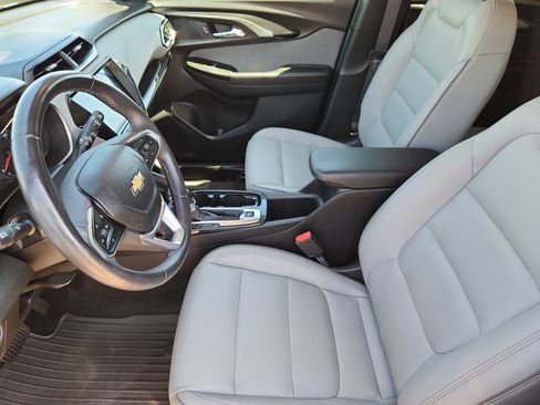 Used 2021 Chevrolet TrailBlazer LT w/ Premium Seating Package AWD/4WD image 9