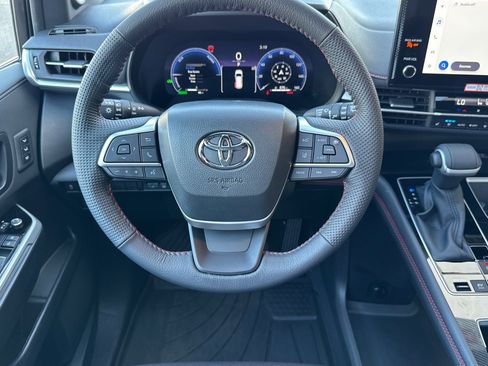 Certified 2025 Toyota Sienna XSE image 20