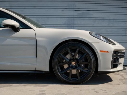 New 2026 Porsche Panamera RWD image 9