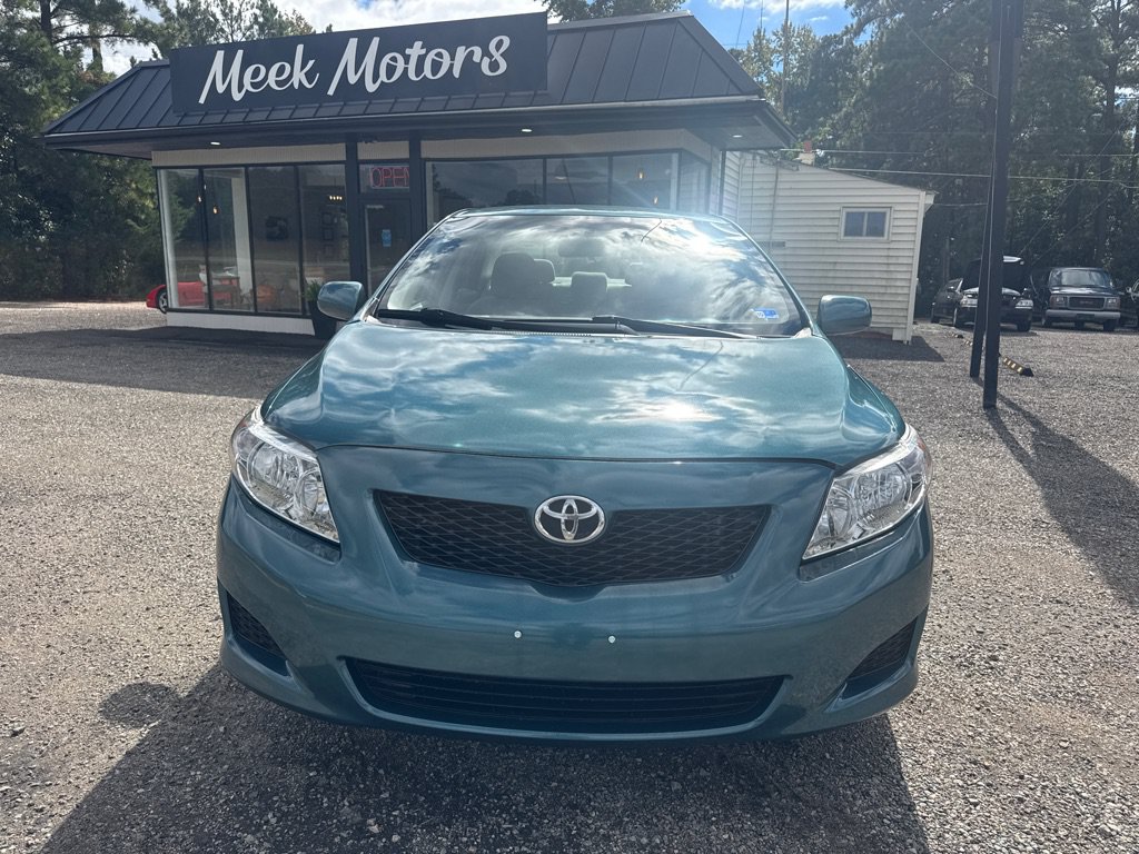 Used 2010 Toyota Corolla LE FWD image 1