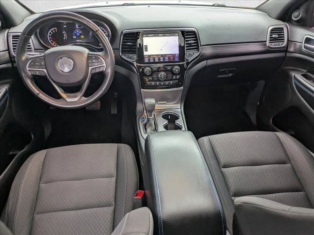 Used 2019 Jeep Grand Cherokee Laredo AWD/4WD image 18