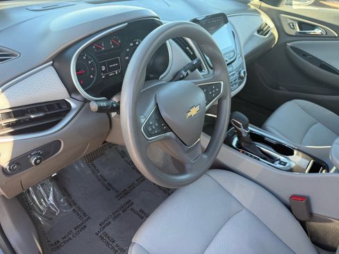 Used 2025 Chevrolet Malibu LT image 13