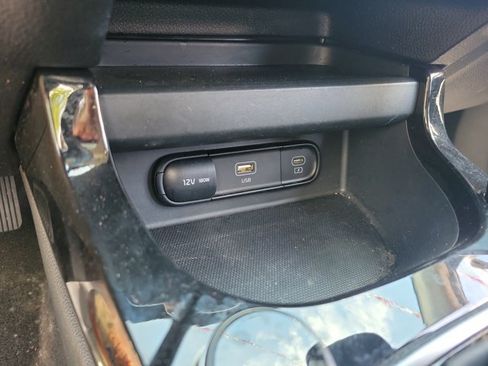 Used 2024 Kia Seltos S FWD image 13