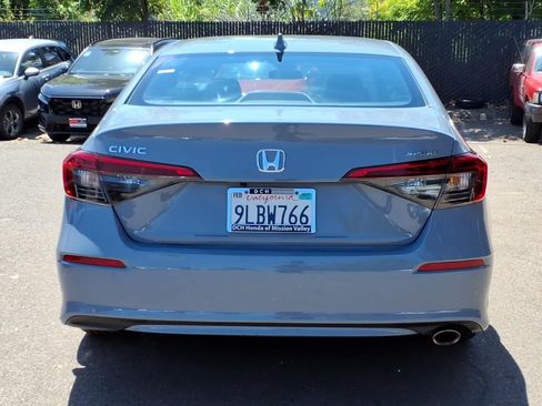 Used 2024 Honda Civic Sport image 5