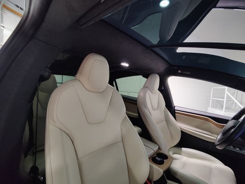 Used 2020 Tesla Model X Long Range image 12