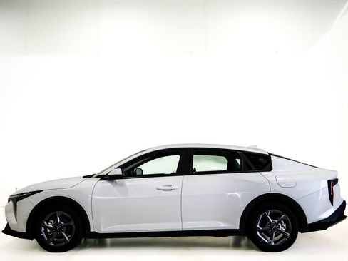 Used 2025 Kia K4 FWD image 5