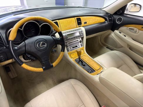 Used 2003 Lexus SC 430 Convertible RWD image 34