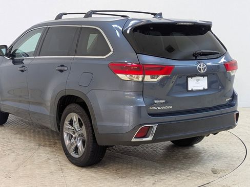 Used 2019 Toyota Highlander Limited image 3