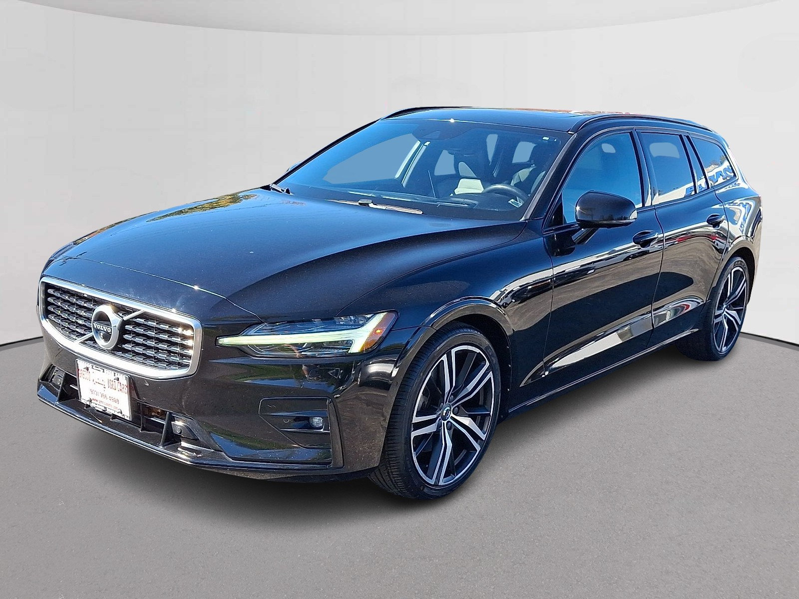 Used 2020 Volvo V60 T6 R-Design FWD image 5