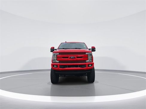 Used 2019 Ford F250 Lariat w/ Lariat Value Package image 3