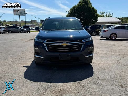 Used 2023 Chevrolet Traverse LT AWD/4WD image 2
