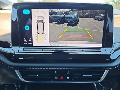 Certified 2024 Volkswagen Atlas SE FWD image 24