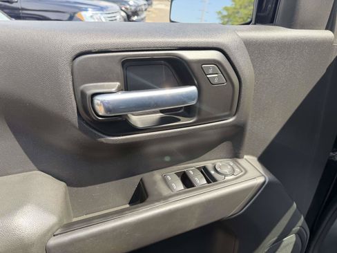 Used 2020 Chevrolet Silverado 1500 Custom w/ Custom Value Package AWD/4WD image 16