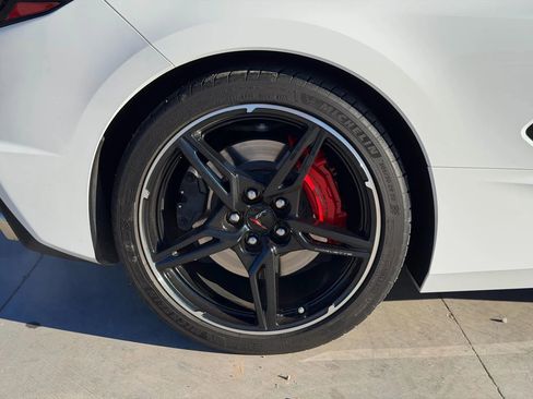 Used 2021 Chevrolet Corvette Stingray Premium Cpe w/ Z51 Performance Package image 10