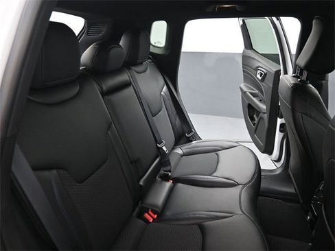 New 2026 Jeep Compass Latitude image 22