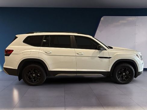 Used 2024 Volkswagen Atlas Peak Edition SEL AWD/4WD image 8
