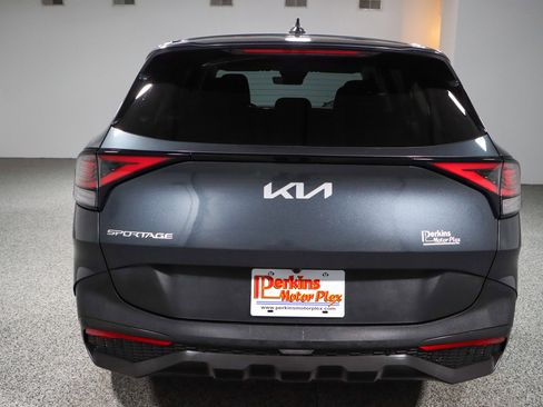 Used 2023 Kia Sportage LX image 8