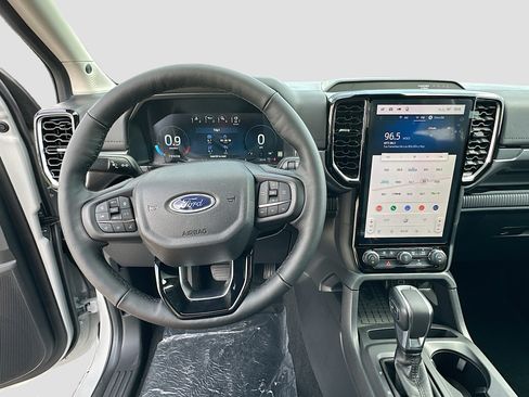 New 2026 Ford Ranger Lariat w/ Black Appearance Package AWD/4WD image 7