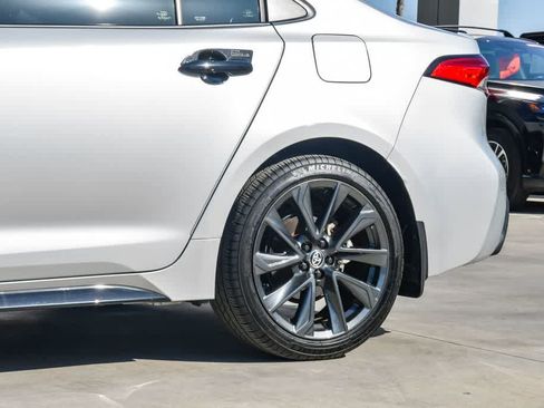 Used 2023 Toyota Corolla SE w/ SE Premium Package image 11