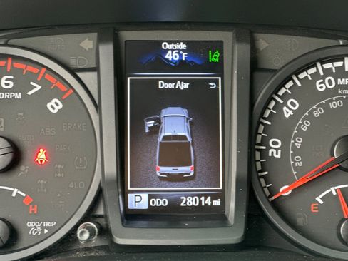 Used 2022 Toyota Tacoma SR5 image 23