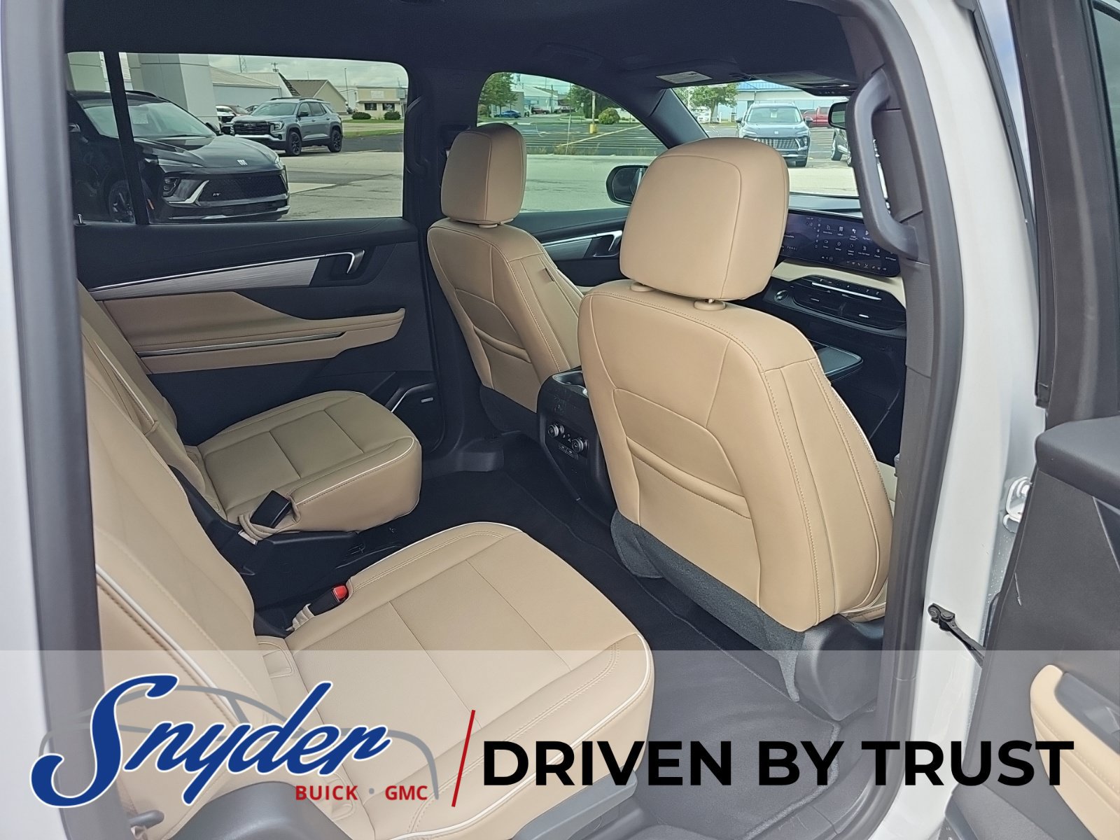 Used 2025 Buick Enclave Preferred w/ Super Cruise Package FWD image 29