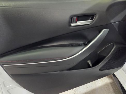 Used 2023 Toyota Corolla SE w/ SE Package image 12