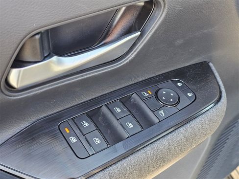 New 2026 Nissan Kicks SV w/ SV Premium Package image 31