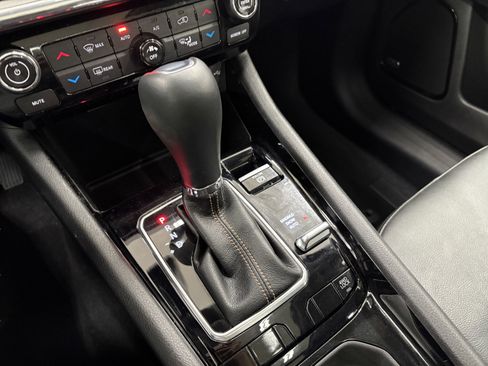 Used 2022 Jeep Compass Limited w/ Sun and Sound Group image 22