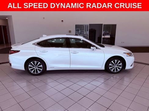 Certified 2020 Lexus ES 300h w/ Premium Package FWD image 8