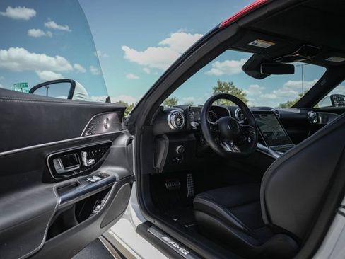 Certified 2023 Mercedes-Benz SL 55 AMG 4MATIC w/ Driver Assistance Package image 16