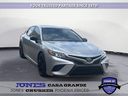 Used 2020 Toyota Camry SE w/ Carpet Mat Package FWD image 8