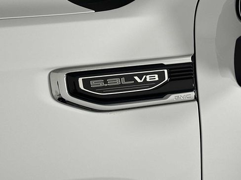 Used 2025 GMC Sierra 1500 SLT image 12