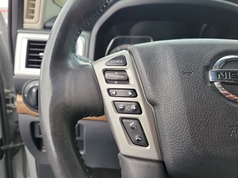 Used 2017 Nissan Titan SL image 22