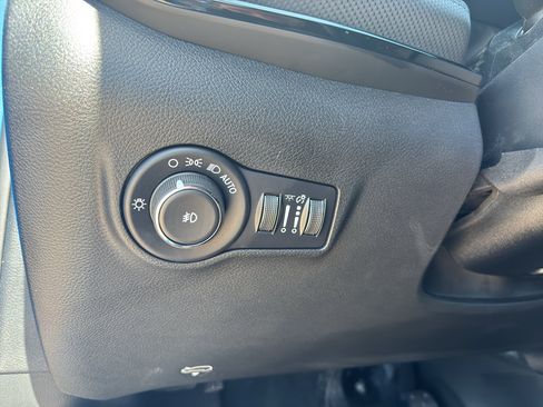 New 2026 Jeep Compass Latitude AWD/4WD image 34