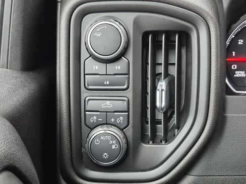 Used 2022 Chevrolet Silverado 2500 Custom w/ Custom Convenience Package image 17