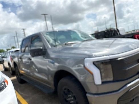 Used 2025 Ford F150 Lightning XLT AWD/4WD image 7