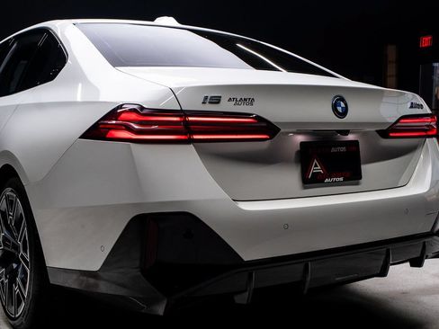 Used 2024 BMW i5 M60 AWD/4WD image 25
