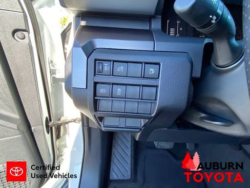Certified 2025 Toyota 4Runner SR5 AWD/4WD image 39