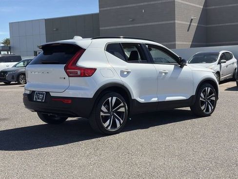 New 2025 Volvo XC40 B5 Plus w/ Climate Package image 7
