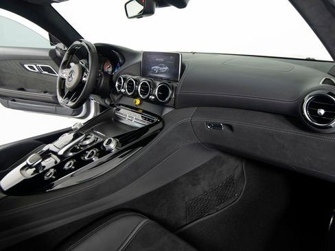 Used 2018 Mercedes-Benz AMG GT R image 28