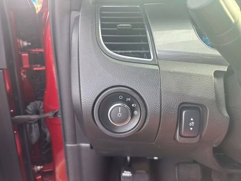 Used 2015 Ford Taurus SEL w/ Equipment Group 201A image 12