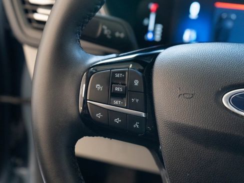 Used 2023 Ford Escape SE image 22