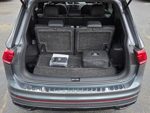Certified 2023 Volkswagen Tiguan SE R-Line FWD image 66