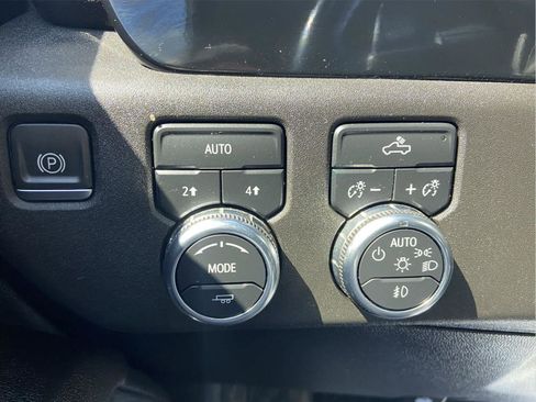 Used 2024 GMC Sierra 1500 Elevation image 27