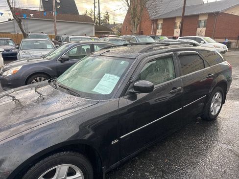 Used 2005 Dodge Magnum SE image 2