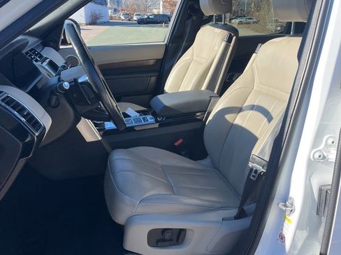 Used 2018 Land Rover Discovery HSE image 4