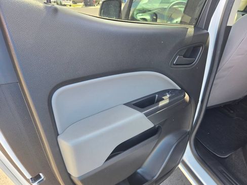 Used 2018 Chevrolet Colorado W/T w/ WT Convenience Package AWD/4WD image 18