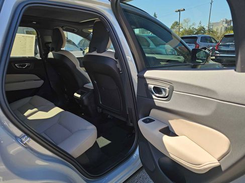 New 2026 Volvo XC60 B5 Core AWD/4WD image 12